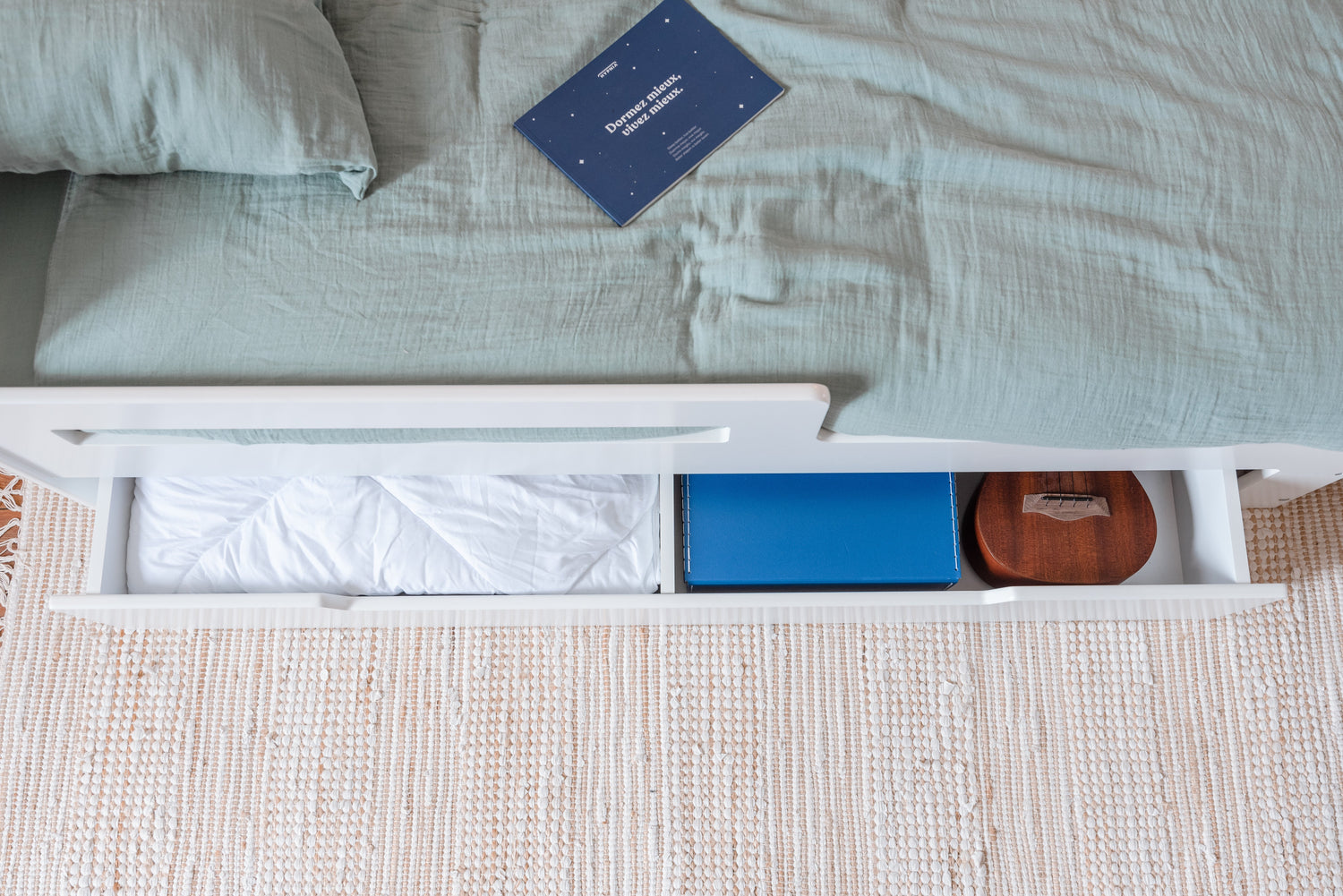 Cama para criança com arrumação